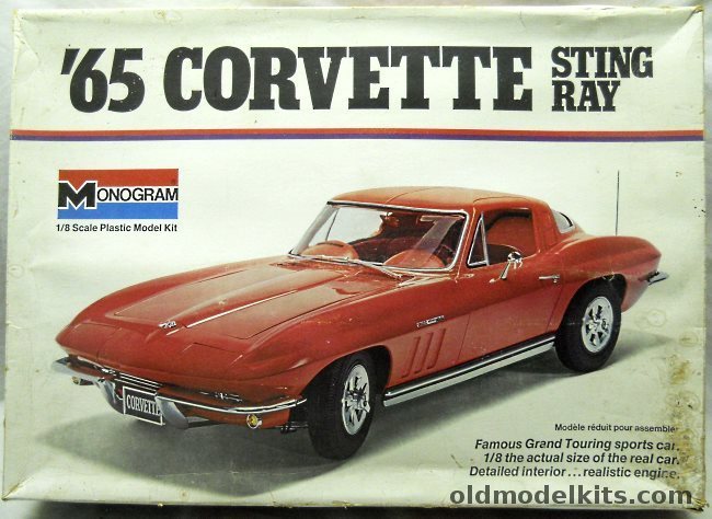 Monogram 1/8 1965 Chevrolet Corvette Stingray Coupe, 2600 plastic model kit